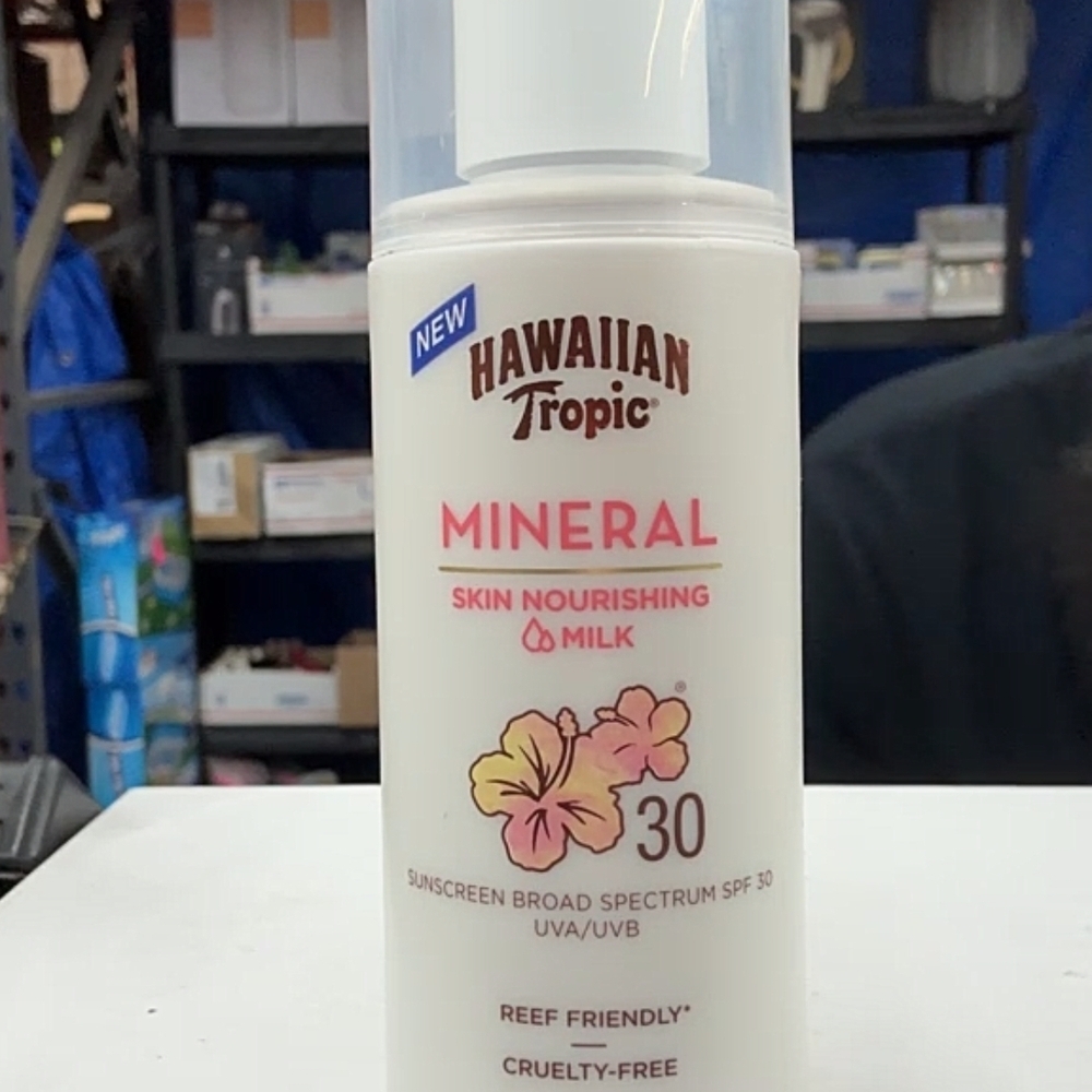 Hawaiian Tropic Mineral Sunscreen SPF 30 100ml